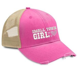 NWT Piper Lou Drinks Small Town Girl Hat